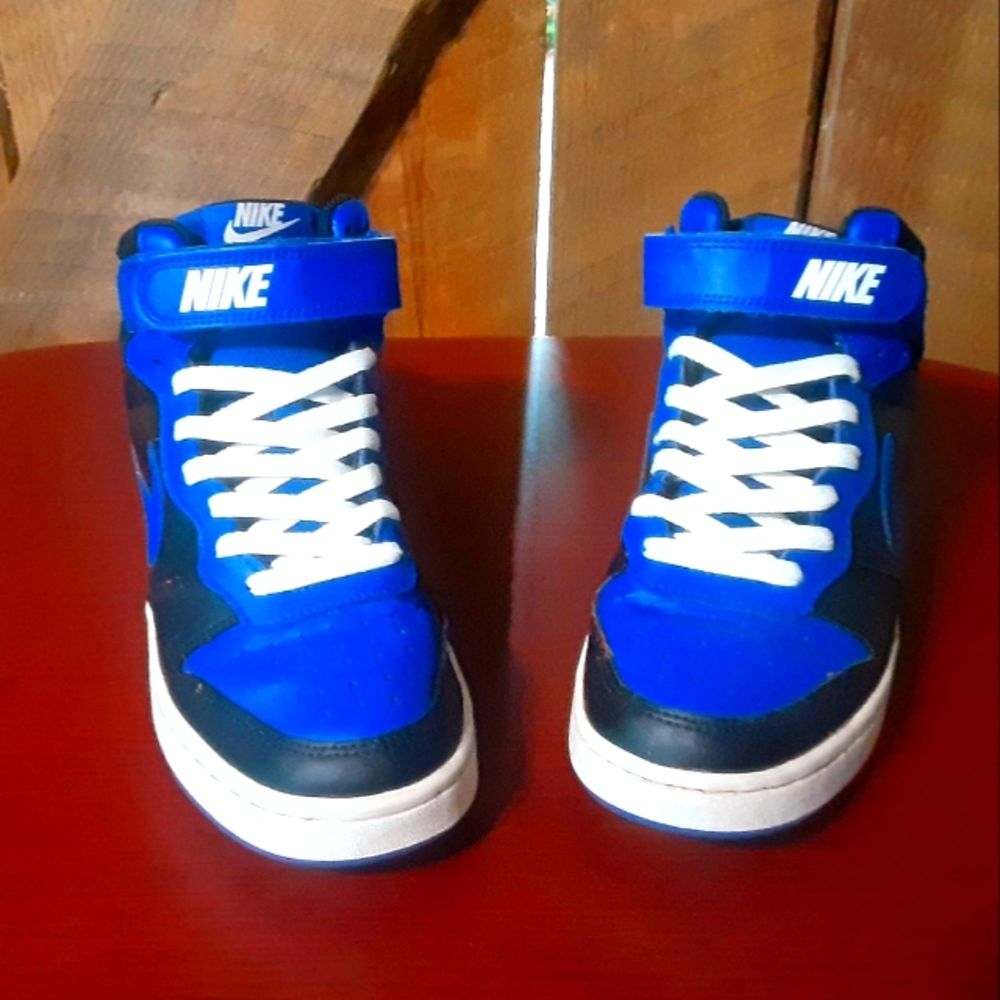Nike Court Borough 2
